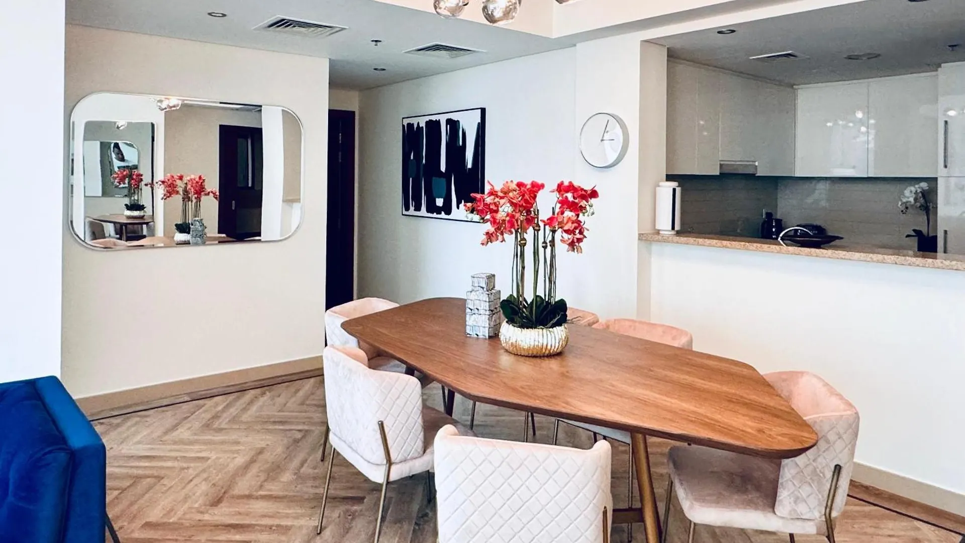 Burj Vista Luxury 2Br ,Full Burj Khalifa View ,Direct Dubai Mall & Metro Access