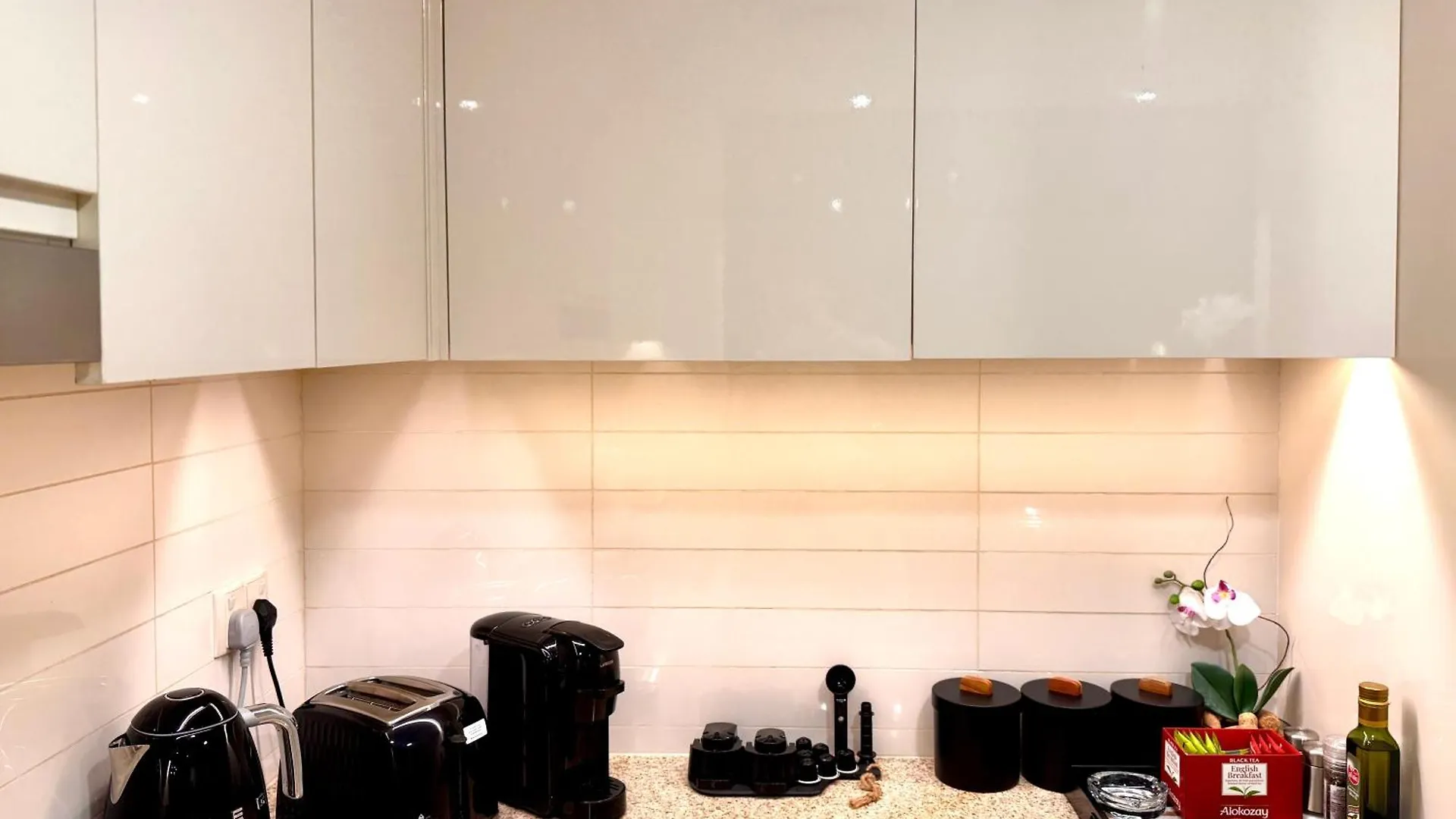 Burj Vista Luxury 2Br ,Full Burj Khalifa View ,Direct Dubai Mall & Metro Access Apartment