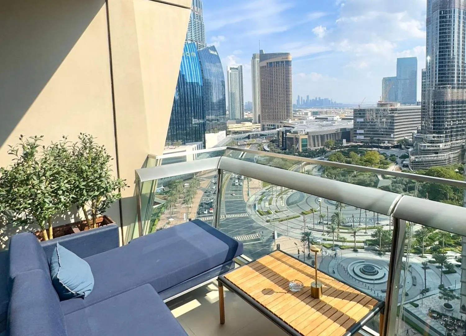 Burj Vista Luxury 2Br ,Full Burj Khalifa View ,Direct Dubai Mall & Metro Access Apartment