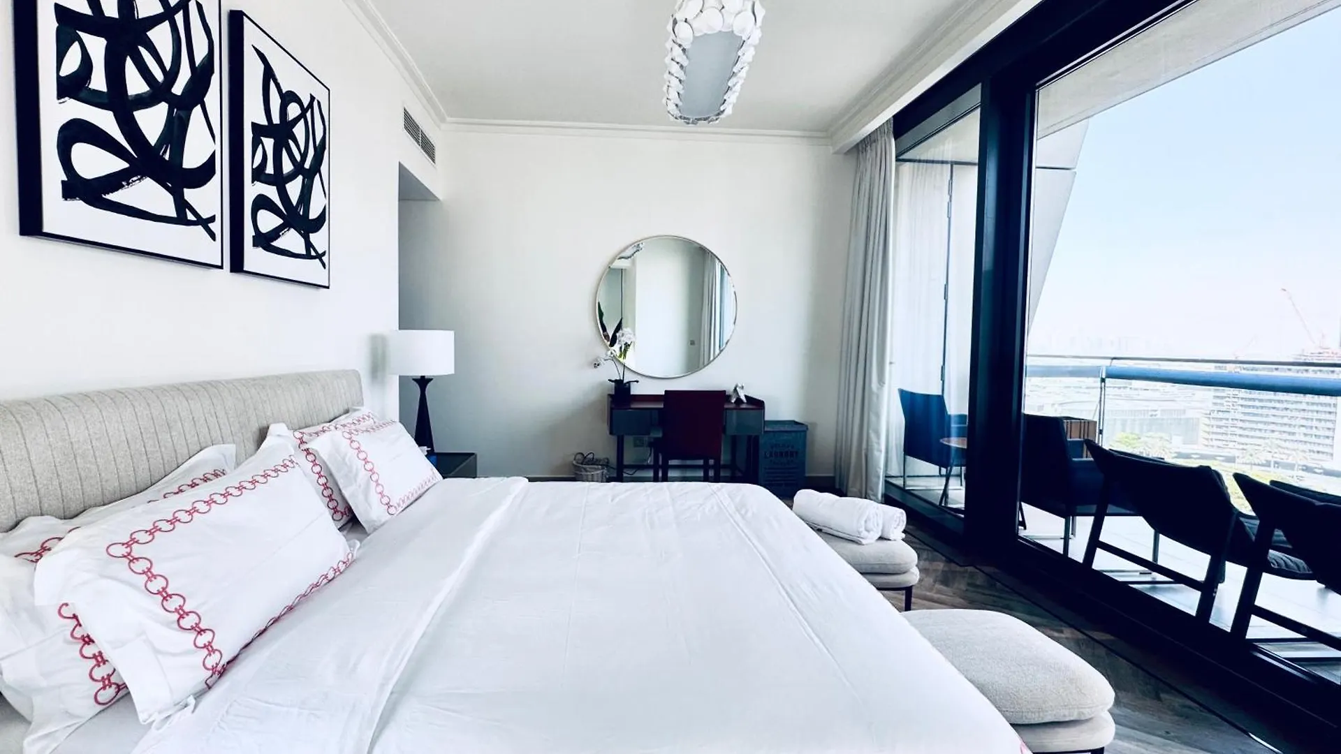 Burj Vista Luxury 2Br ,Full Burj Khalifa View ,Direct Dubai Mall & Metro Access Apartment